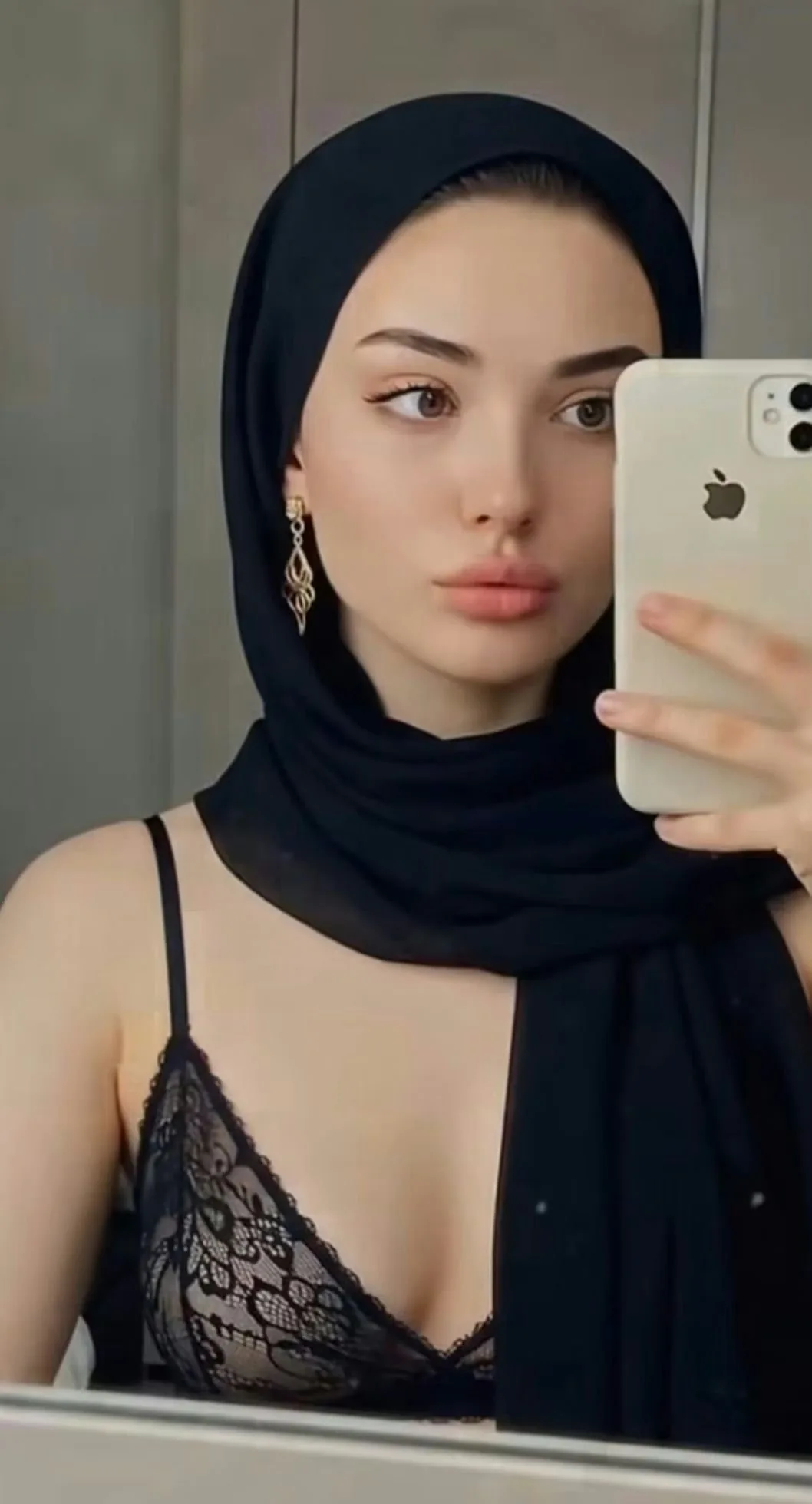 Alina - Şişli Escort